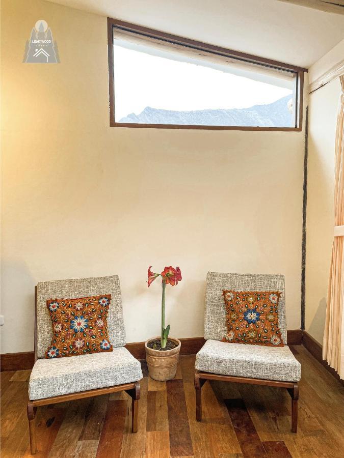 Hotel Light Wood Calca Exterior foto